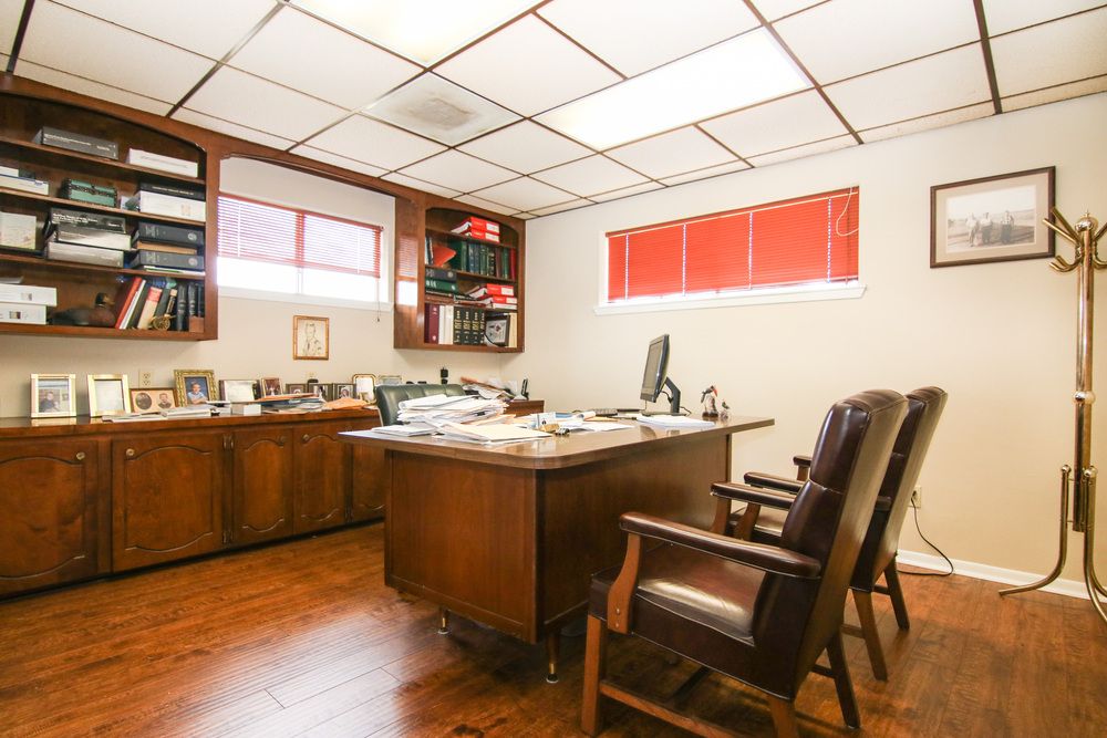 1017 W South St, Alvin, TX 77511